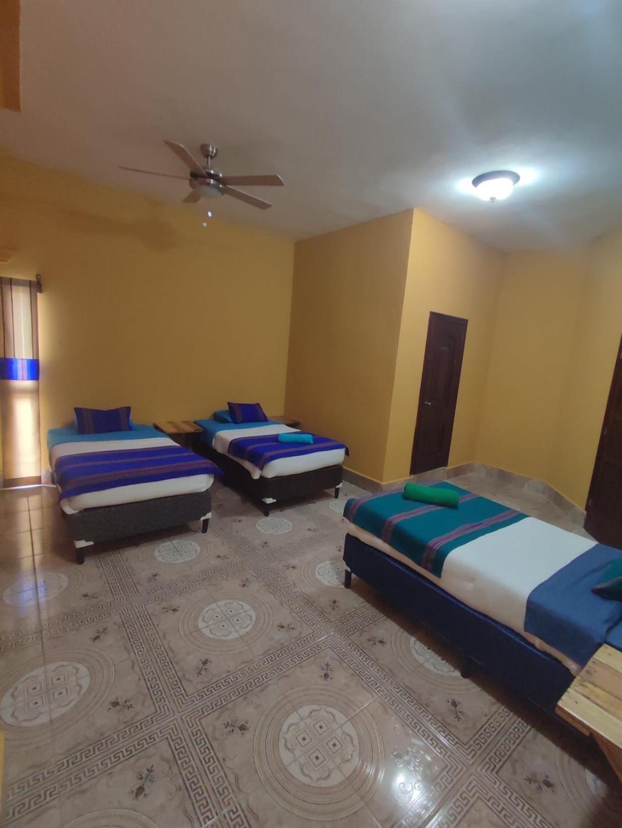 La Casa Colorada Hostel San Benito Εξωτερικό φωτογραφία