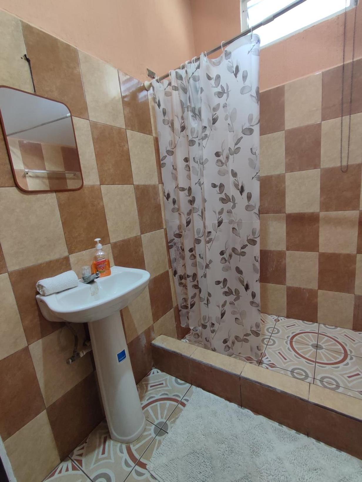 La Casa Colorada Hostel San Benito Εξωτερικό φωτογραφία