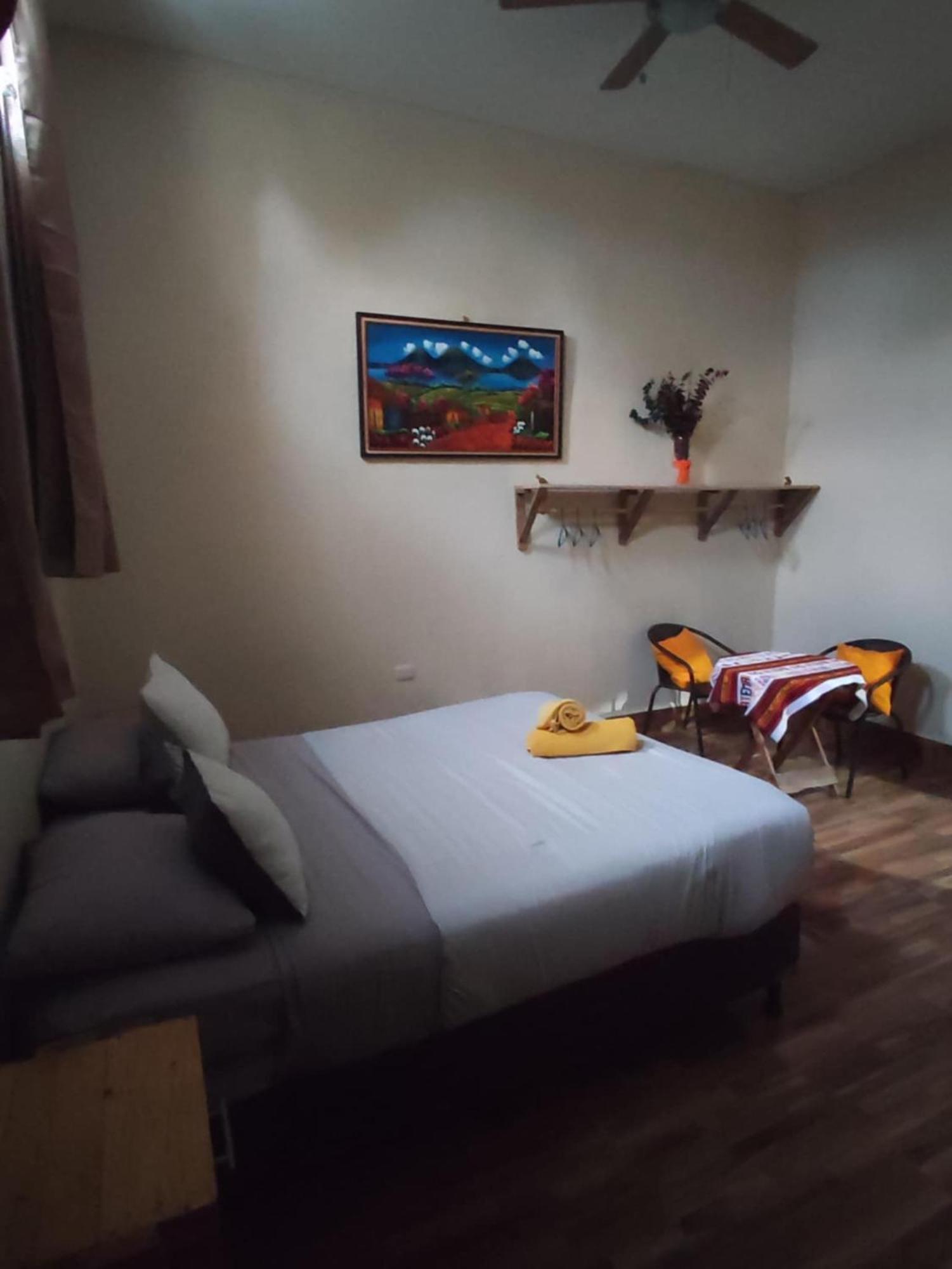 La Casa Colorada Hostel San Benito Εξωτερικό φωτογραφία